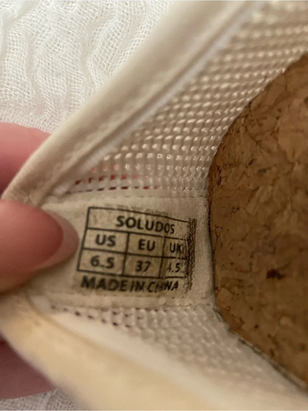 SALUDOS WHITE MESH SNEAKERS SIZE 6.5